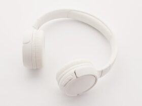 Gadgets tecnológicos sobre escritorio