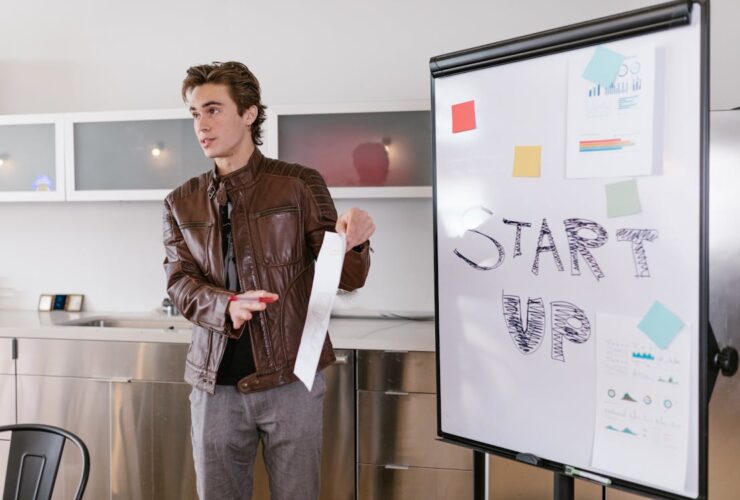 Emprendedor analizando errores en su negocio