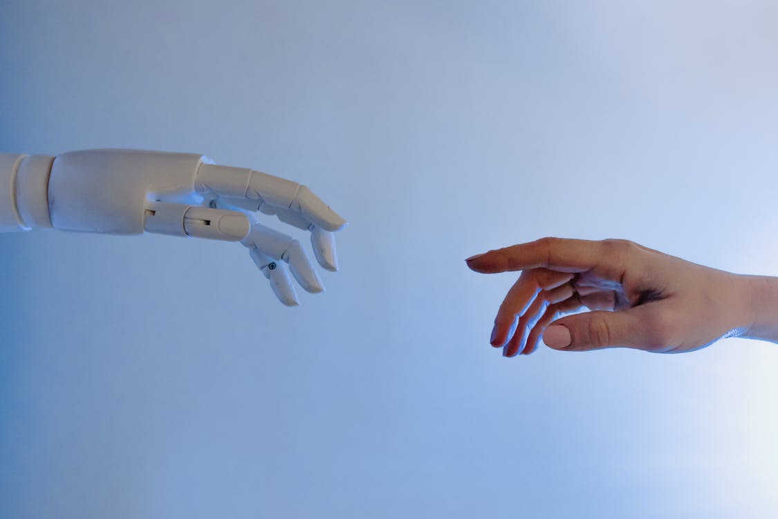 Robot de inteligencia artificial interactuando